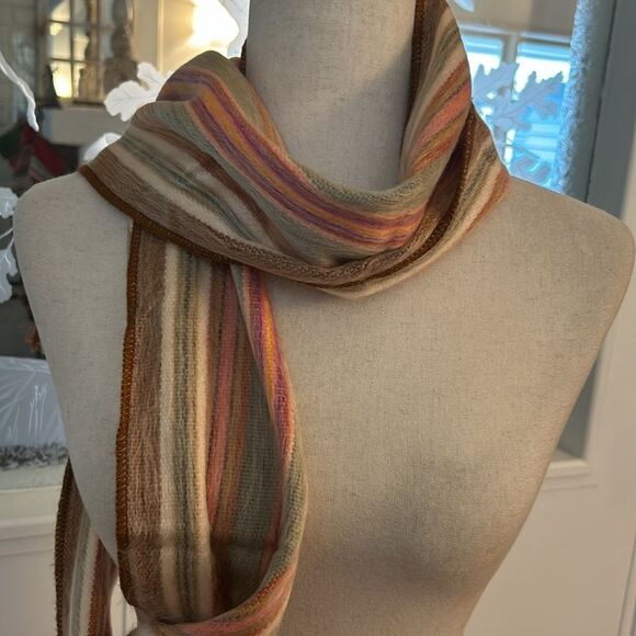 Beautiful alpaca scarf from Ecuador so soft and warm! - Picture 2 of 8